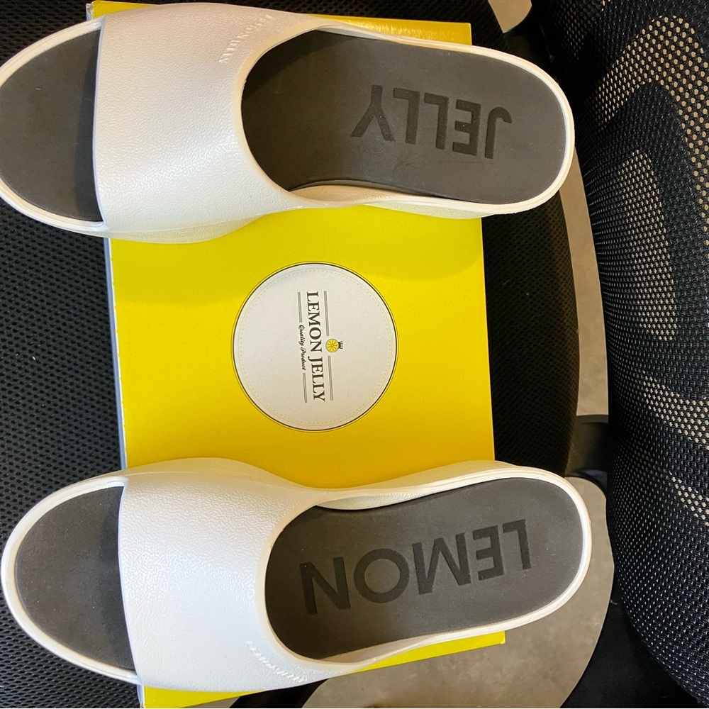 Women’s Lemon Jelly white slides size 6. UK size 36. - Picture 4 of 5